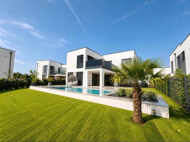 Exklusive Seevilla mit Pool & privatem Seezugang Luxuswohnen im Wohnpark Giardino, Oberwaltersdorf