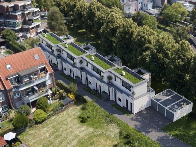 Exklusive Stadthäuser in Mönchengladbach Holt, Lindberghstraße – Wohnen mit Bungalow Komfort