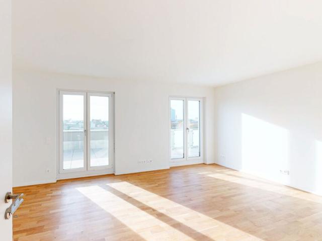 Exklusive Penthousewohnung: 4 Zimmer mit 2 Bädern und Dachterrasse