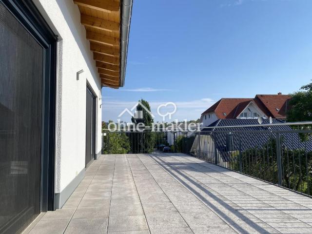 Exklusive Penthousewohnung mit großer Dachterrasse, EBK & Garage in Marburg Cappel