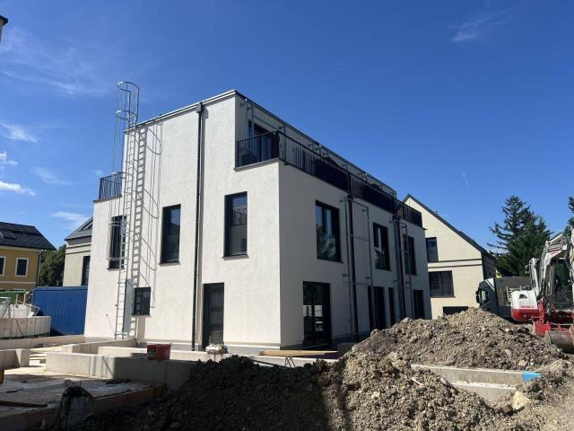 FRÜHLINGSAKTION* JETZT 5% sparen! Exklusive Reihen und Doppelhäuser am idyllischen Hunyadi Park mit Blick in den Park im ALTORT MARIA ENZERSDORF!