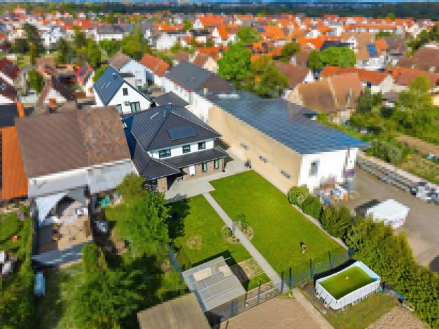 Exklusive Wohnanlage mit 3 Wohneinheiten – solide Mietrendite inklusiv !