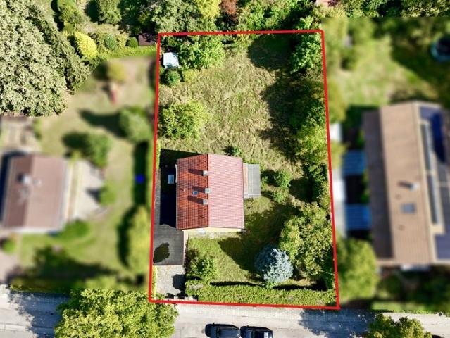 Exklusive Wohnlage in Pullach Grundstück mit Altbestand / Abbruch ZFH im Erbbaurecht zu vergeben