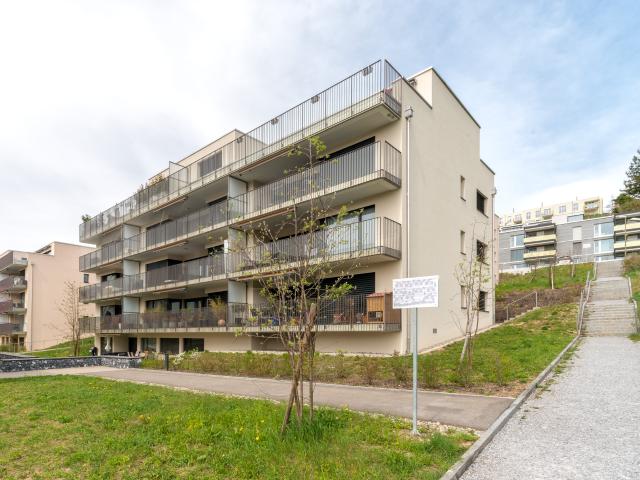Exklusive Wohnung an sonniger Hanglage