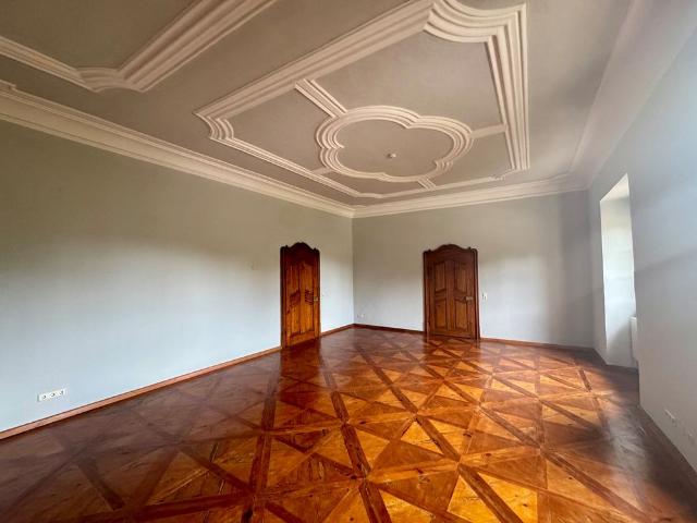Exklusive Wohnung im Renaissanceschloss