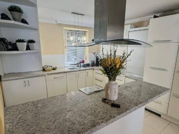 Exklusive Wohnung in Dornbach Granitboden, Luxusbad & ruhige Lage