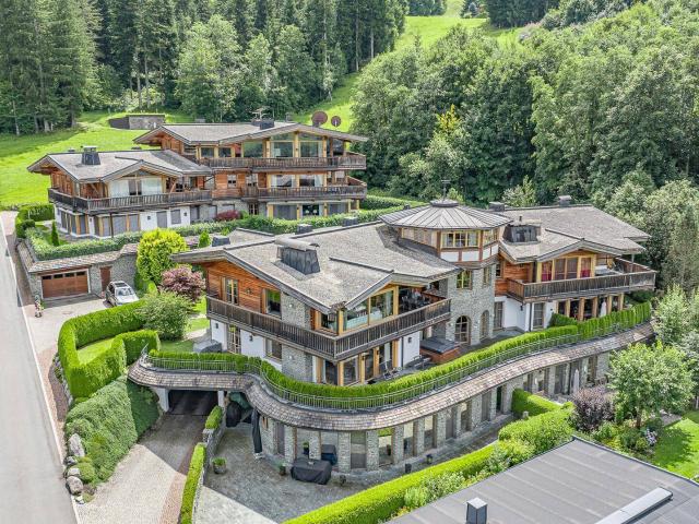 Exklusive Wohnung in luxuriöser Anlage mit Indoorpool
