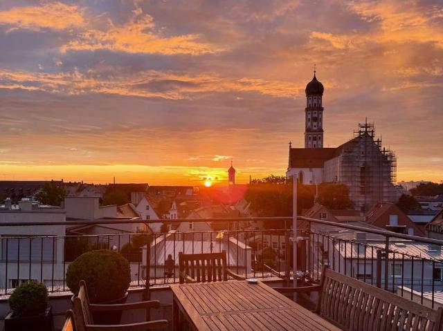 Exklusive Wohnung mit 50 qm Dachterrasse über Augsburg