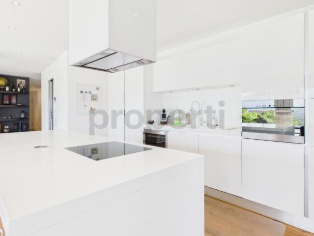 Exklusive Wohnung mit Panoramasicht auf den See in Gordola