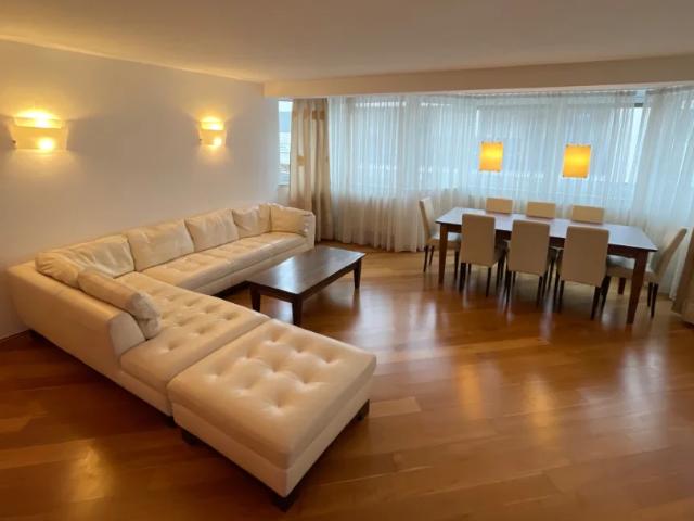 Exklusive, teilmöblierte 3 Zimmer Wohnung mit Terrasse, Garage und Freistellplatz im Stadtzentrum Ried