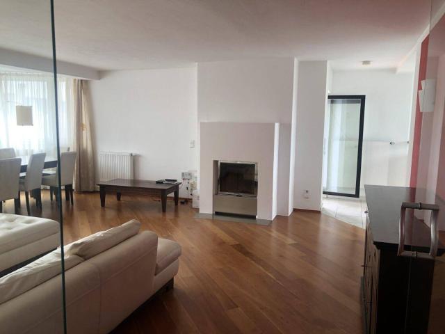 Exklusive, teilmöblierte 3 Zimmer Wohnung mit Terrasse, Garage und Freistellplatz im Stadtzentrum Ried