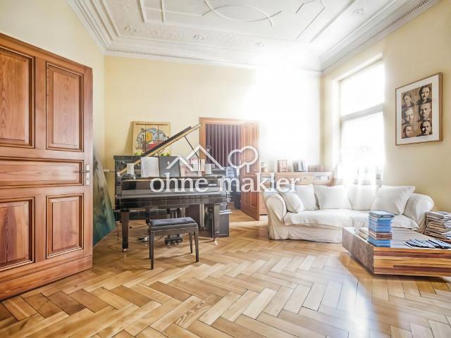 Exklusive, traumschöne 5 Zimmer Altbau Wohnung mit 2 Balkonen und Einbauküche in Düsseldorf