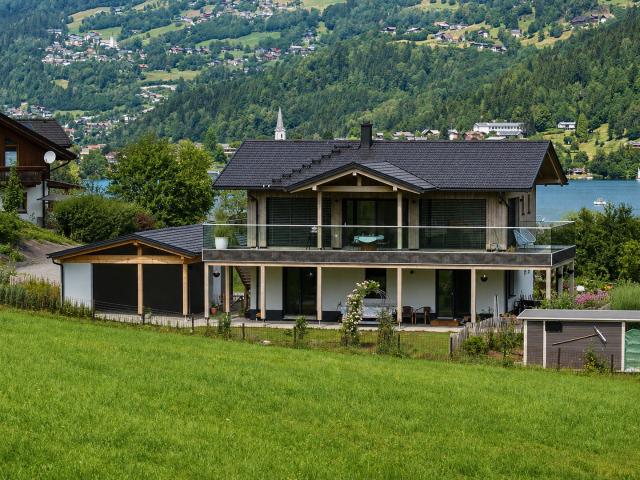 Exklusive Villa in Kärnten – Panoramablick auf Berge und Brennsee