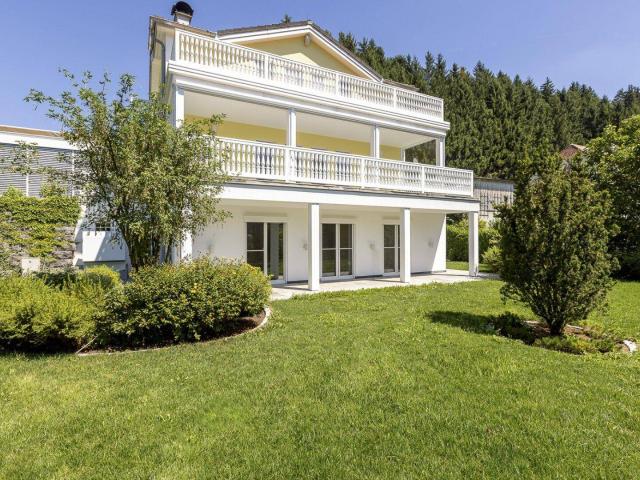 Exklusive Villa in Mondsee St. Lorenz inkl. Wintergarten, Sauna, Doppelgarage und Carport in Ruhelage mit Traumausblick !