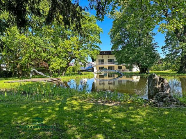 Exklusive Villa mit Park