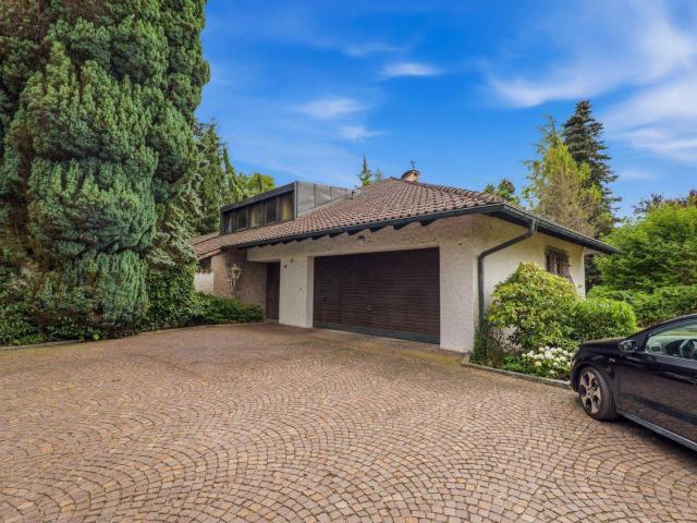 Exklusive Villa mit privatem Wellness und Indoor Poolbereich auf parkähnlichem Grundstück in Lustenau