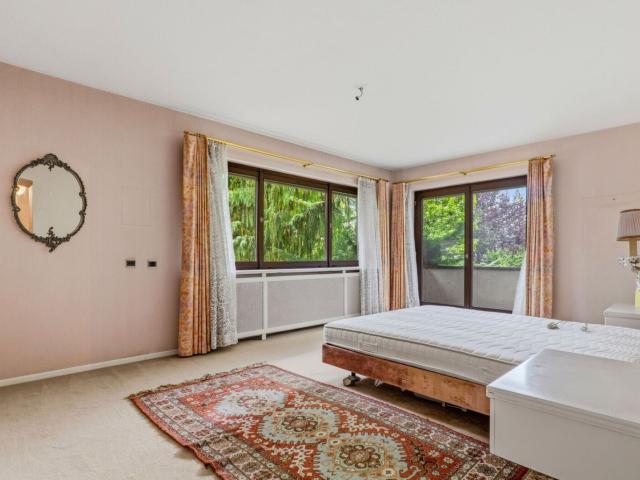 Exklusive Villa mit Privatem Wellness und Indoor Poolbereich auf Parkähnlichem Grundstück in Lustenau