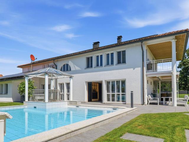 Exklusive Villa mit traumhafter Poollandschaft in absoluter Ruhelage