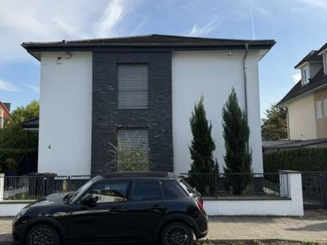 Exklusive Villa mit viel Platz in Neu Isenburg