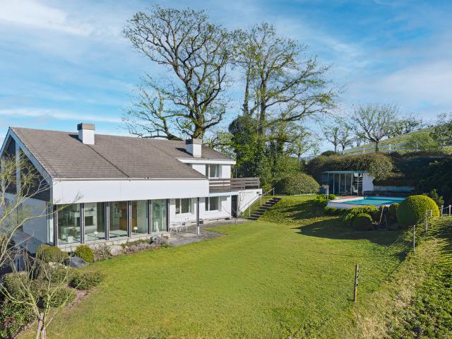 EXKLUSIVE VILLA PRIVATES GARTENPARADIES MIT POOL