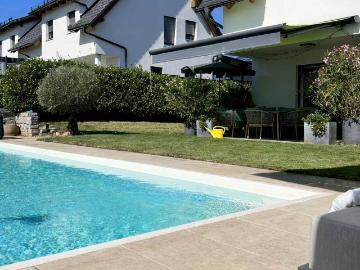 Exklusive Ziegelmassiv Doppelhaushälfte mit Pool, voll ausgestattet und provisionsfrei! Provisionsfrei