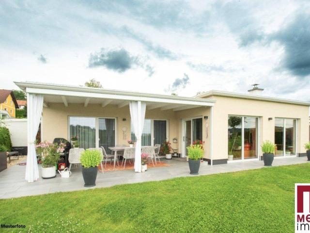 Exklusiver Neubau Bungalow mit Eigengarten
