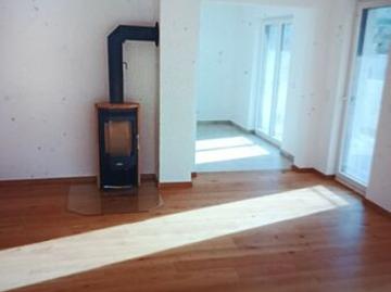 Exklusiver, neuwertige 4 Raumwohnung im 3 OG mit Kamin und Süd Balkon
