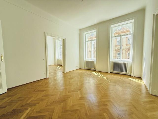 EXKLUSIVER ALTBAU | ERSTBZUG | 4 ZIMMER | | KINDERSPITALGASSE