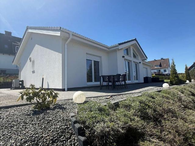 Exklusiver Bungalow mit Blick in die Landschaft
