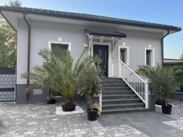 Haus zum Verkauf in 2201 - Garten, Keller