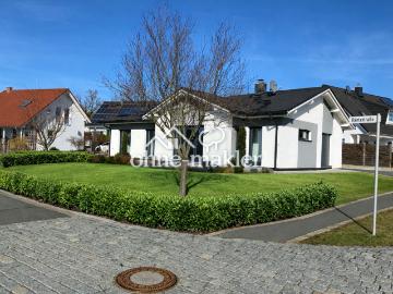 Exklusiver Bungalow Niedrigenergiehaus Erdwärme + PV Anlage Neubaugebiet