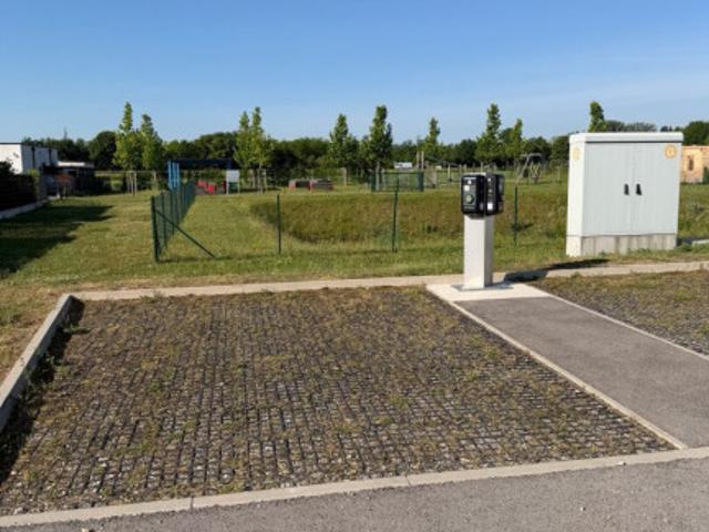 Exklusiver Bungalow am Neufelder See – ca. 100 m² Wohnfläche mit Garten und Seezugang
