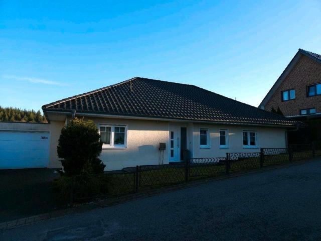 Exklusiver Bungalow in bevorzugter Wohnlage mit Blick ins Grüne
