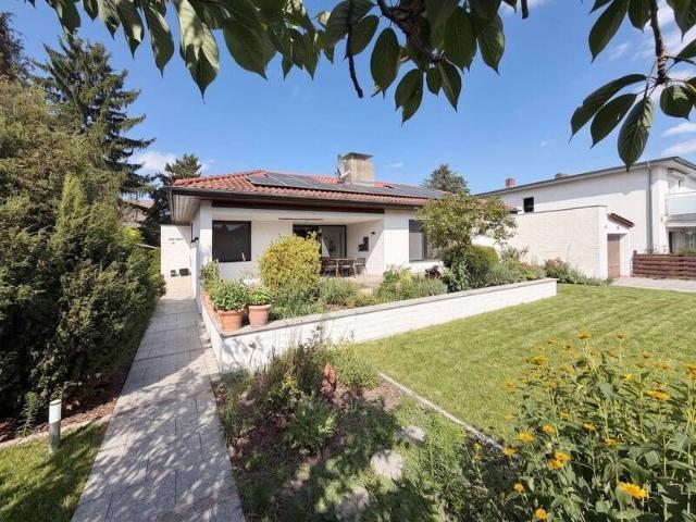 Exklusiver Bungalow: Wohlfühloase im Grünen