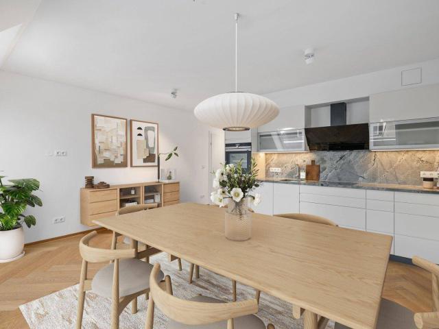 Exklusiver Dachgeschoss Erstbezug mit historischer Substanz, Balkon und privater Terrasse