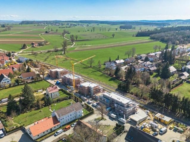 Exklusiver Erstbezug in Pfaffenhausen: Helle 3 Zimmer Wohnung mit Balkon