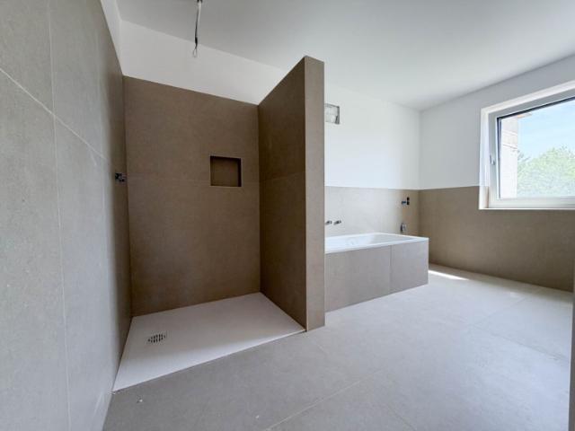 Exklusiver Erstbezug mit XXL Balkon, zwei Stellplätzen und herrlichem Fernblick