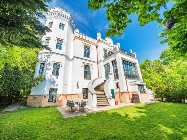 Exklusiver Wohnsitz mit Geschichte! Denkmalgeschützte Villa mit spektakulärem Wienblick