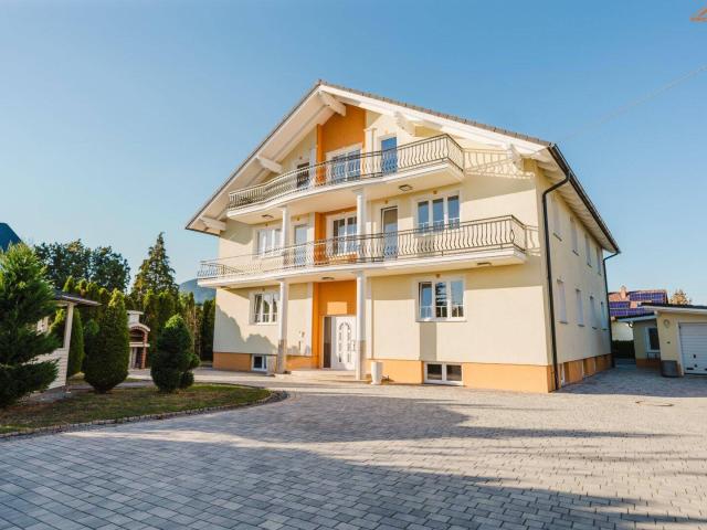 Exklusives Mehrfamilienhaus in Bestlage von Ternitz – Traumhafter Bergblick und großes Ausbaupotenzial