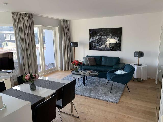 Exklusives, möbliertes neuwertiges Apartment mit Balkon Skylineblick im Westend am Palmengarten