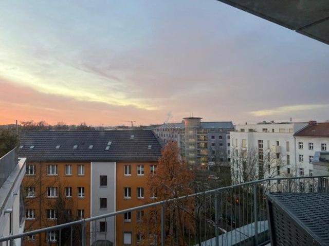 Exklusives möbliertes Penthouse mit 2 Zimmern und Balkon in Berlin Pankow zentrale Lage