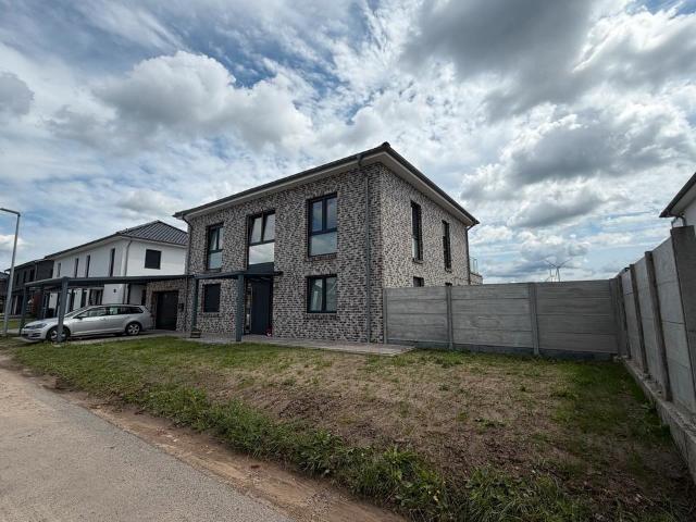 Exklusives modernes Einfamilienhaus in ruhiger Feldrandlage