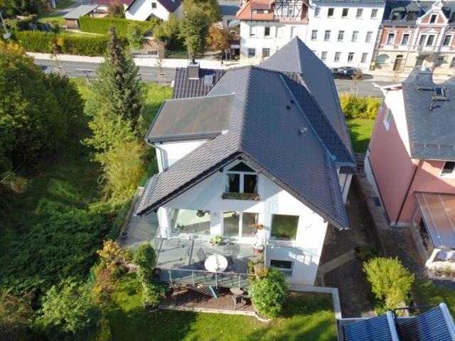 Exklusives, modernes und energieeffizient saniertes Zweifamilienhaus in Bad Klosterlausnitz