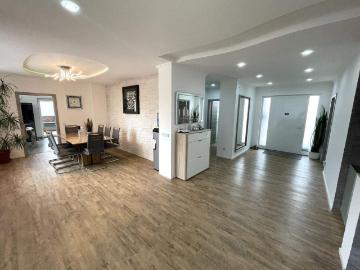 Exklusives, modernes 1 2 Familienhaus inkl. schöner EBK, hochwertige Möbel, Kamin, Sauna, 2 Terrassen, uvm