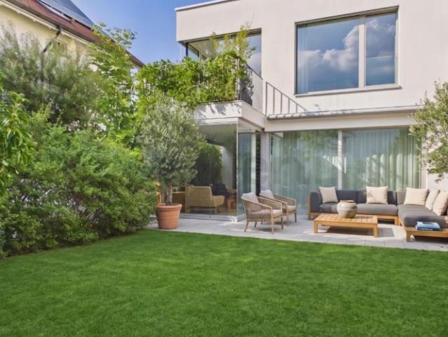 Exklusives Neubau Einfamilienhaus in bester Lage von Binningen