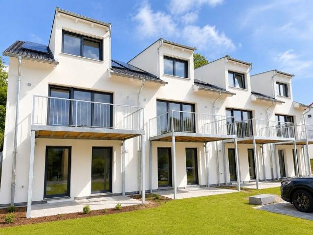 Exklusives Neubau Reihenmittelhaus Erstbezug mit Einbauküche / Goldberg / Provisionsfrei