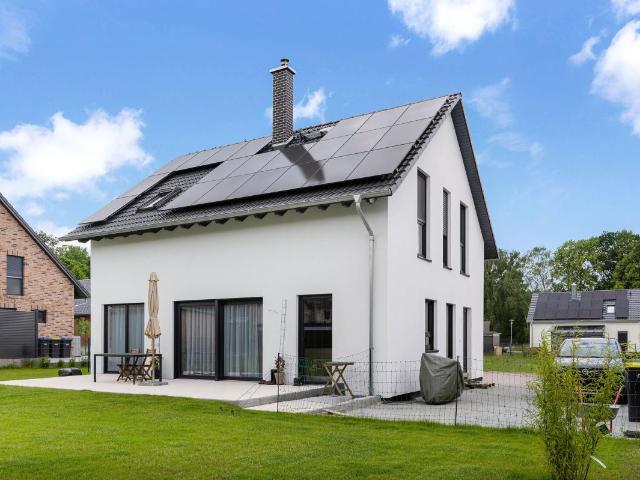 Exklusives OKAL Einfamilienhaus – Modernes Wohnen auf höchstem Niveau in bester Lage von Röbel