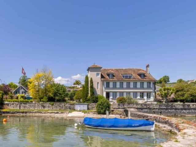 Exklusives Anwesen am See – Privater Hafen & Panoramablick
