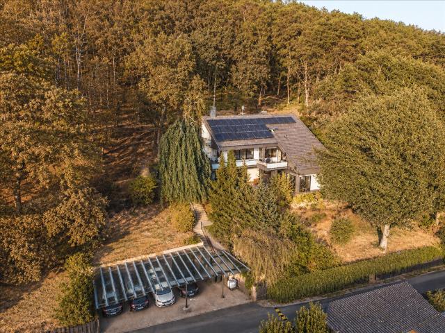 „Exklusives Anwesen am Waldrand – ca. 477 m² Wohnkomfort auf ca. über 6.300 m² Privatsphäre“