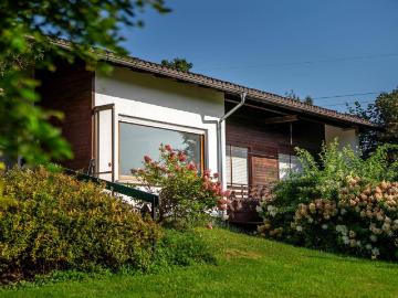 Haus zum Verkauf in 6812 - Parkplatz